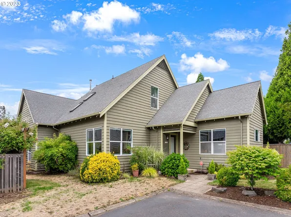 13623 NE Glendoveer Ct, Portland, OR 97230