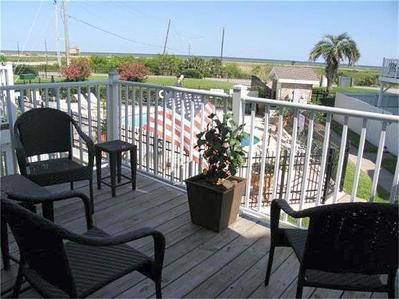 5th image of 220 Seawall Blvd E