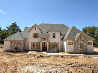357 Poplar Ln, Holly Springs, MS 38635