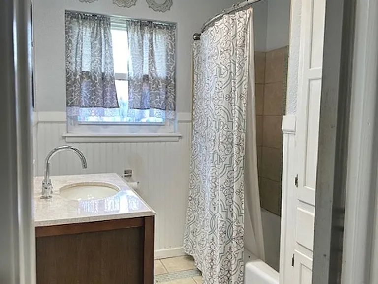817 E Carroll Ln — Photo 12