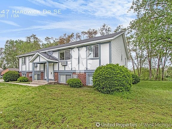 2nd image of 947 Hardwick Dr SE