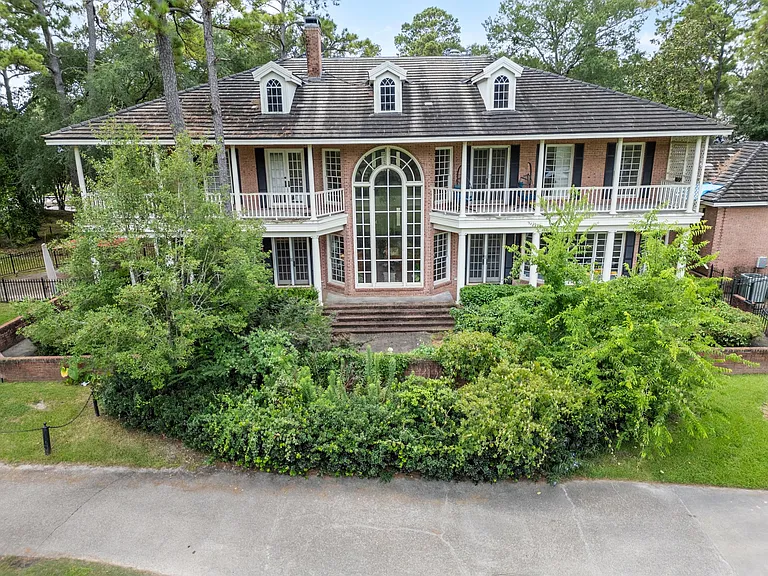 Northgate Forest Dr — Photo 5