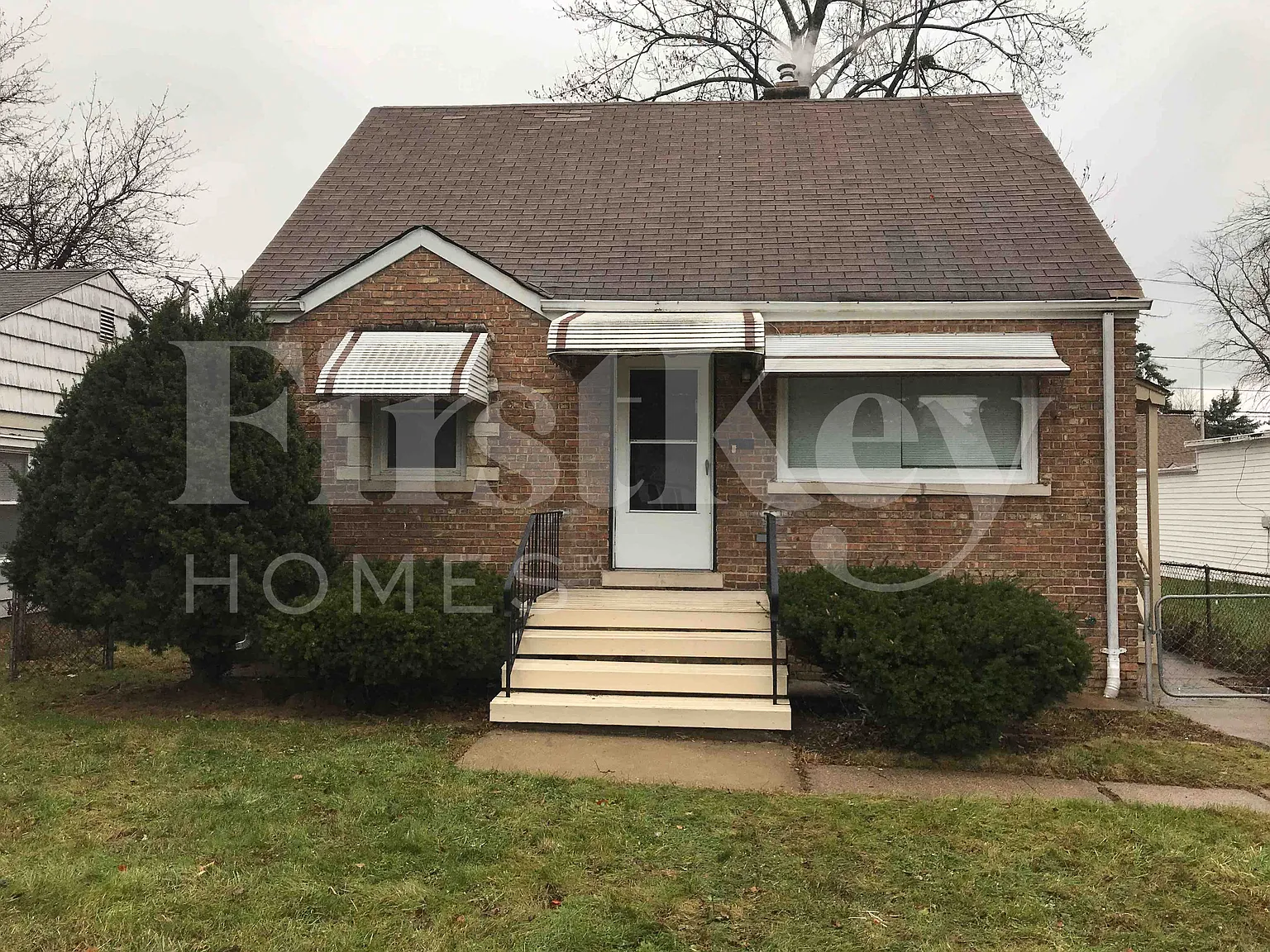 1491 Forest Ave photo 1