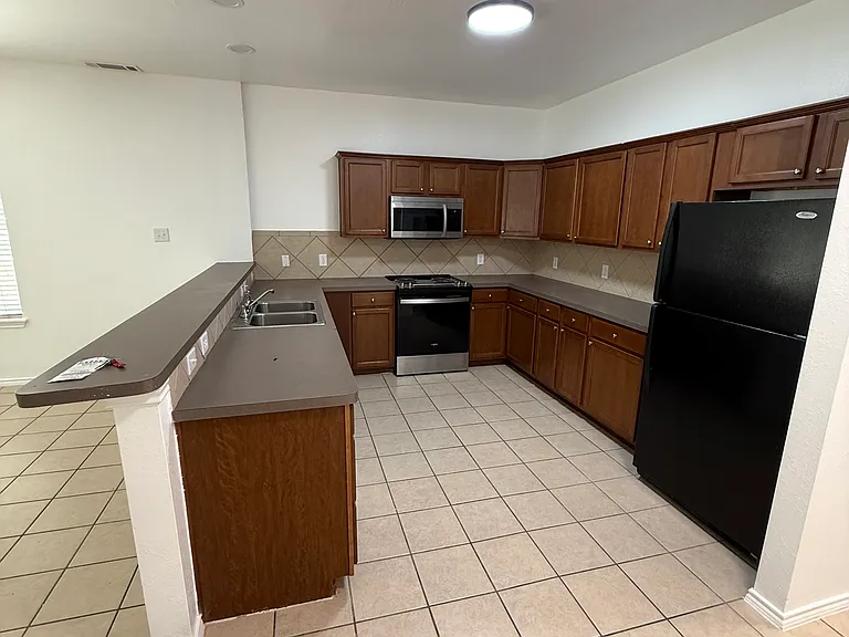 320 Woodgrove Dr #A — Photo 2