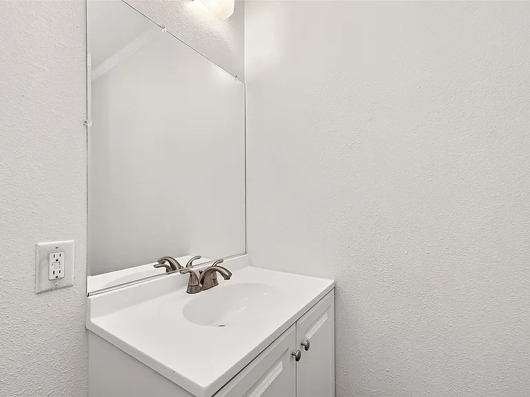 11918 Greensbrook Forest Dr — Photo 32