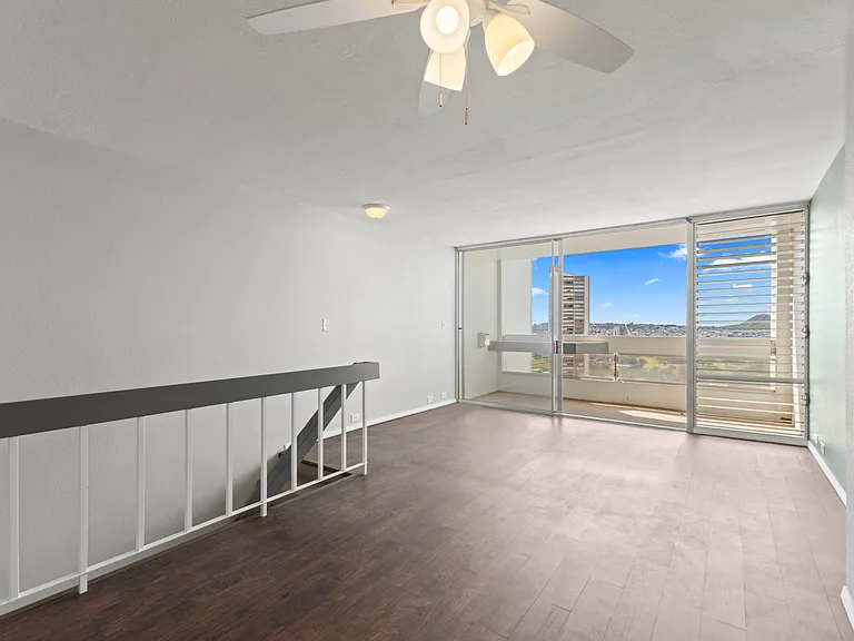 555 University Ave #2801 — Photo 3