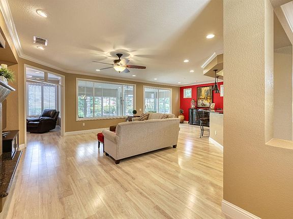 4th image of 8020 Stagecoach Cir