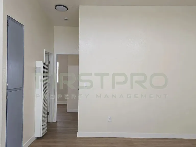 1204 W Gardena Blvd #Z — Photo 3