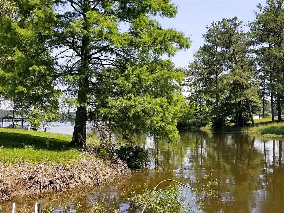 1st image of 555 Waterfall Dr