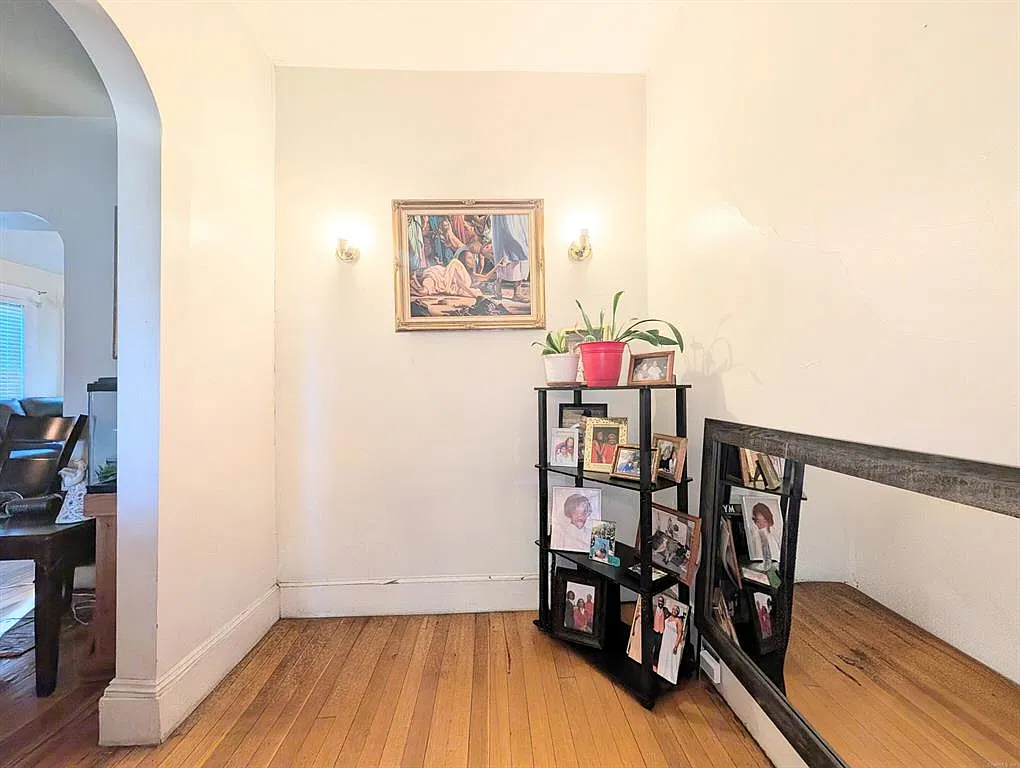2 bed, 1379 sqft, $2,300 — Photo 4