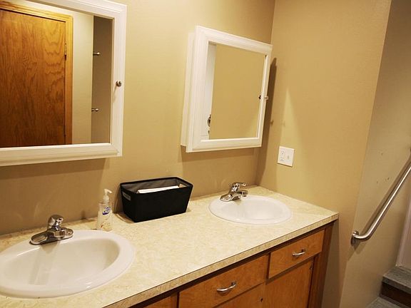 4th image of 605 Lake St #4
