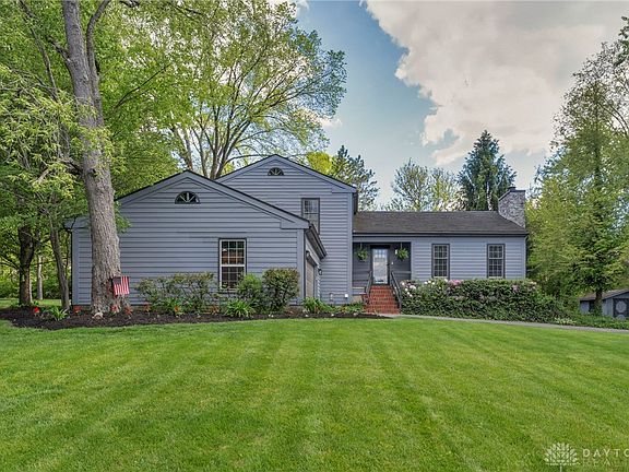 2nd image of 141 Camelot Dr