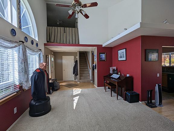 4th image of 1715 Arlington Dr