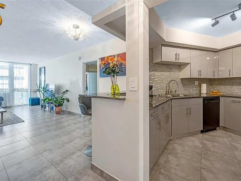 3725 S Ocean Dr #1015 — Photo 10