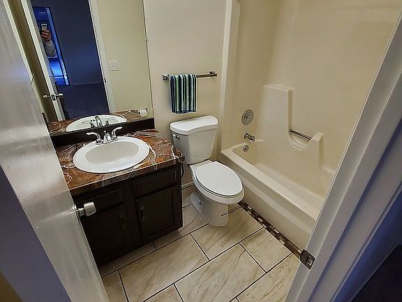 4th image of 30 Lake Vista Trl APT 203