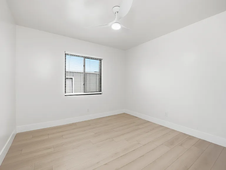 4553 North Ave #4551.5 — Photo 7