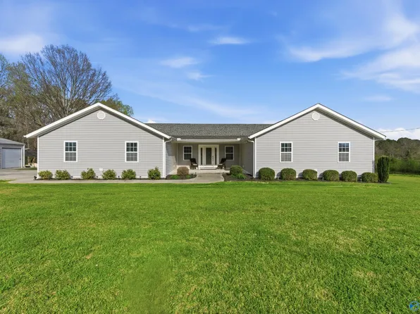 1220 County Road 68, Section, AL 35771