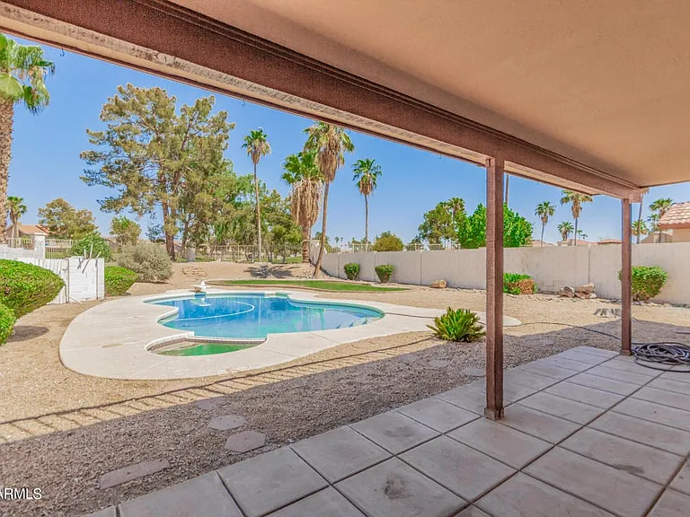 6920 W Morrow Dr — Photo 1