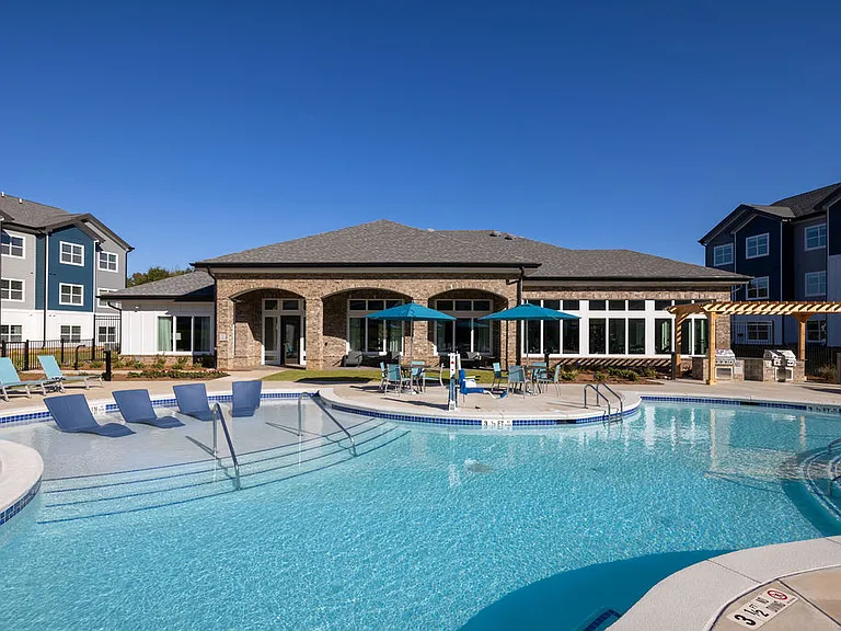Pool with Sunshelf