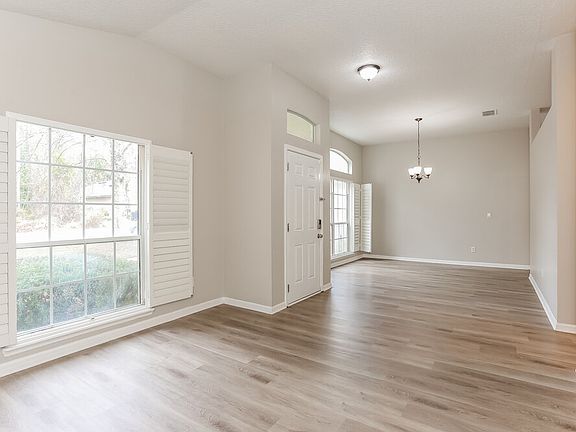 4th image of 923 Mystic Harbor Dr