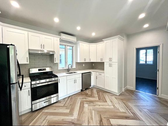3rd image of 8701 Bay 16th St #2