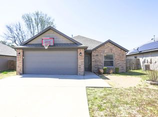 1718 S K St, Rogers, AR 72756