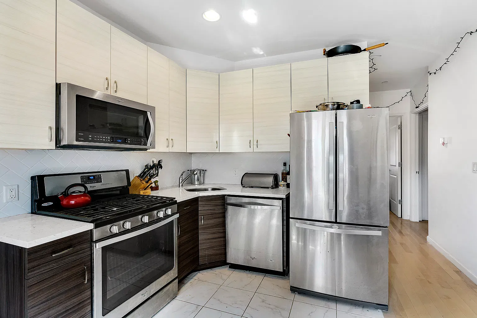 127 Graham Avenue — Photo 1