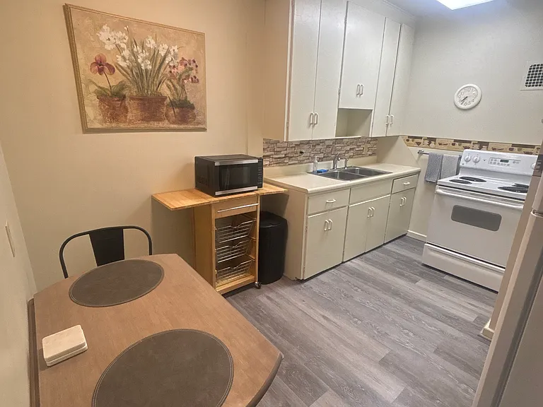 415 E Pine St #1 — Photo 8