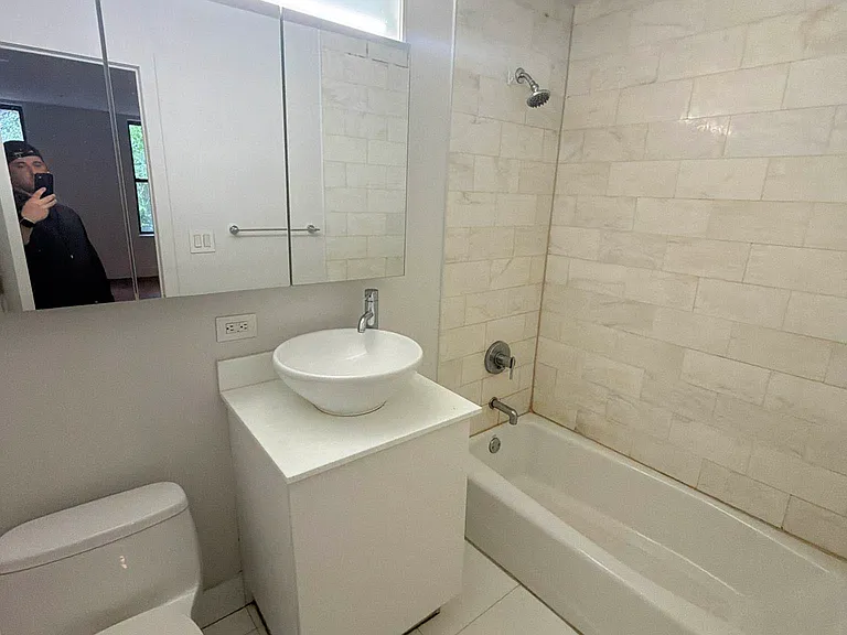 516 E 6th St #2B — Photo 9