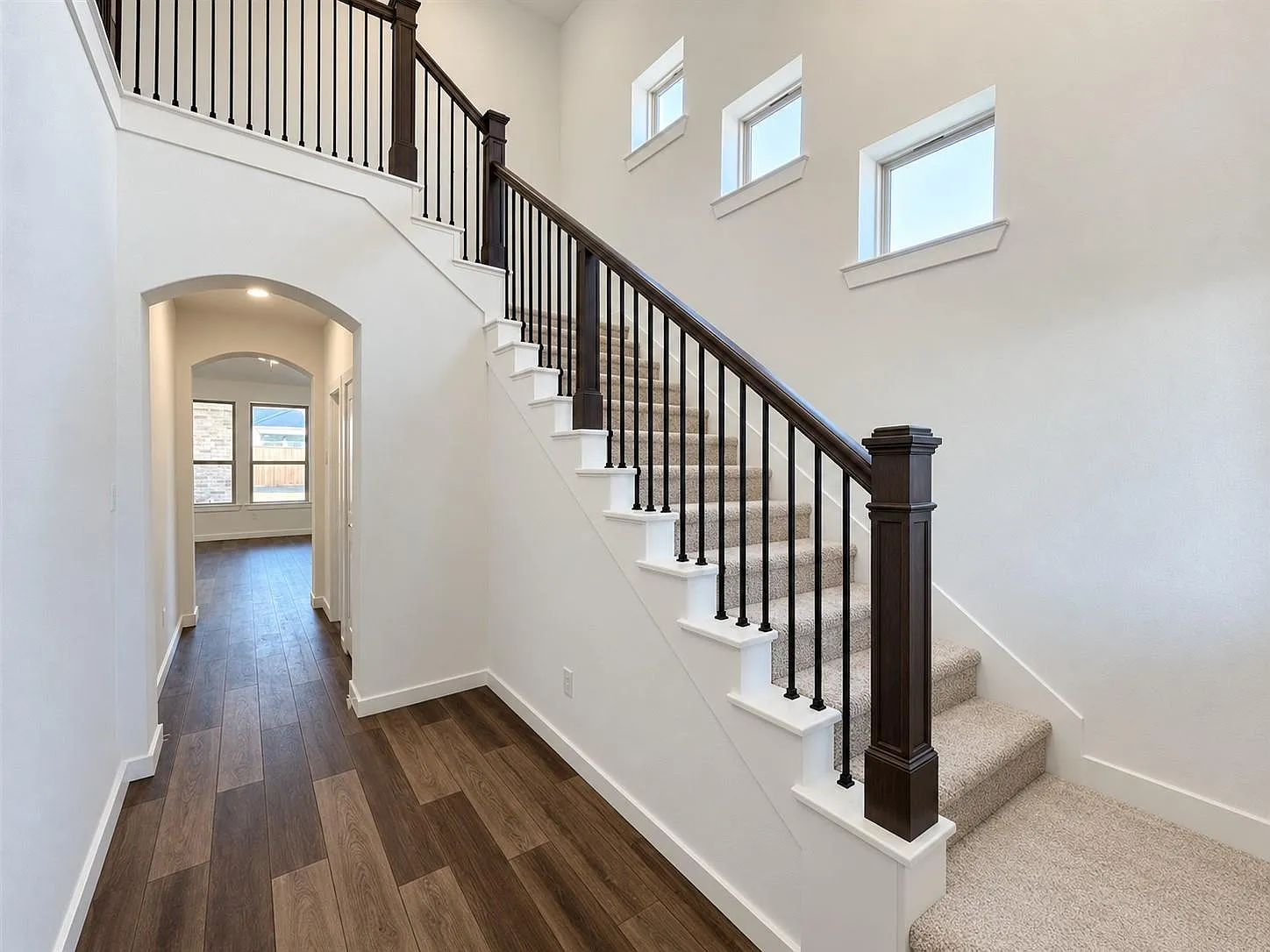 4 bed, 3.5 bath, 2400 sqft, $3,150 — Photo 2