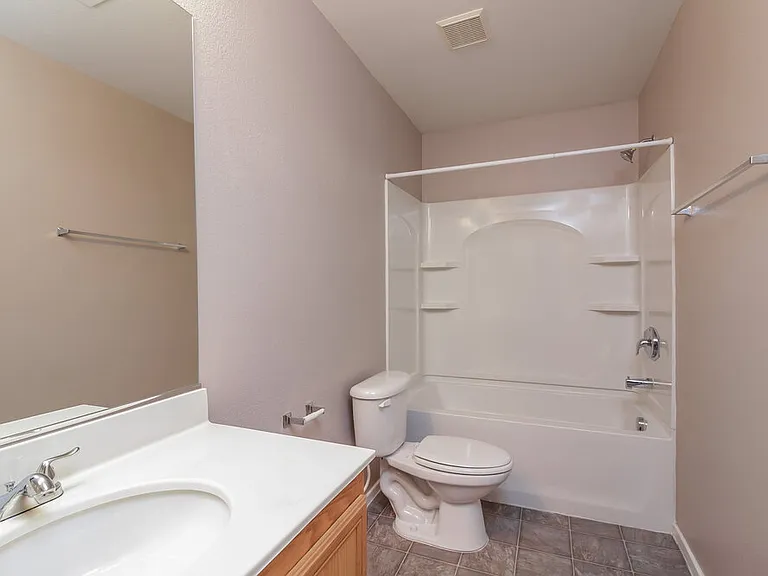 3433 Palatine Hills Ave — Photo 15