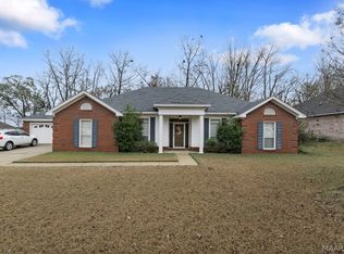 240 Crossgate Dr, Elmore, AL 36025