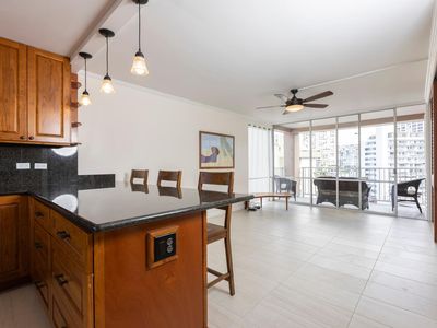 1617 Keeaumoku St APT 801, Honolulu, HI, 96822
