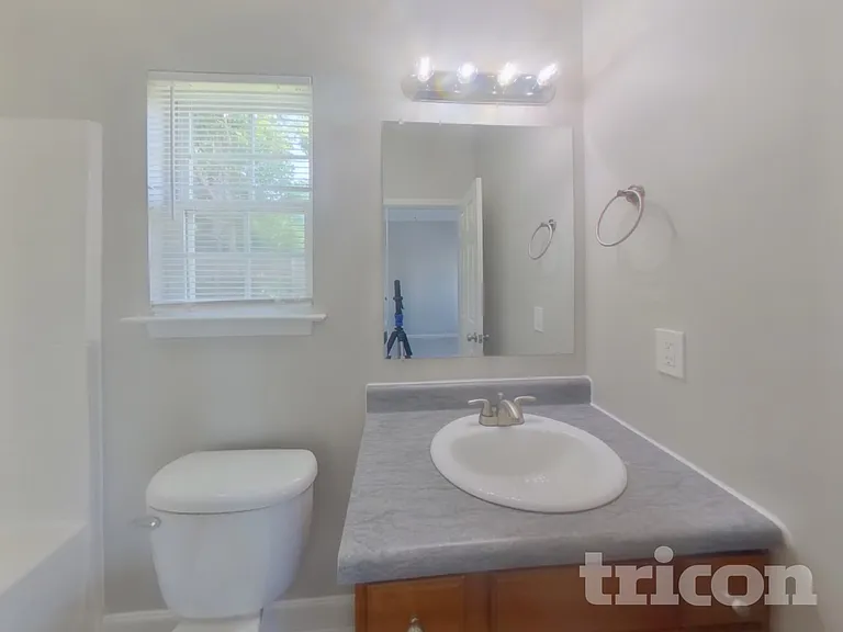 955 Ashland Ave — Photo 9