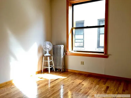 Rented by Sovereign Associates | media 12