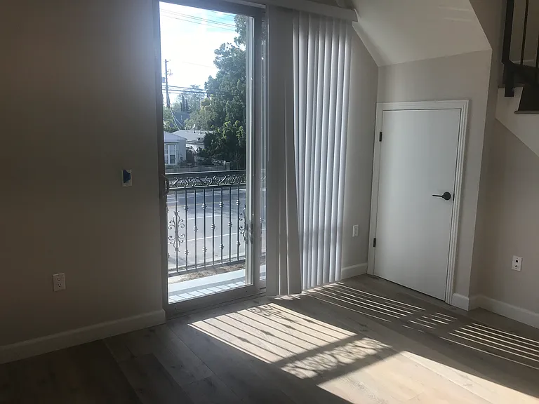 5120 Cahuenga Blvd #103 — Photo 45