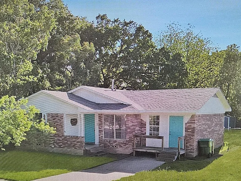 2017 Shawnee St #1 — Photo 3