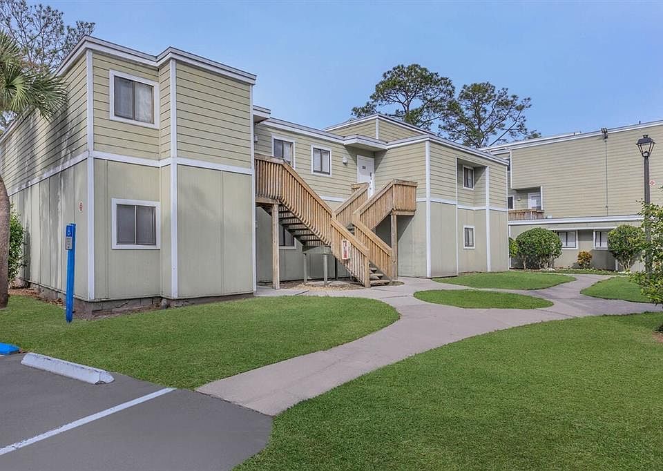 1st image of 135 SCOTTSDALE SQUARE #135