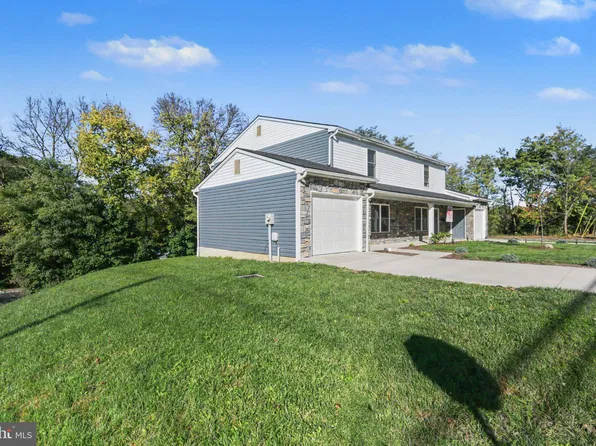 200 N Hummel St, Hummelstown, PA 17036