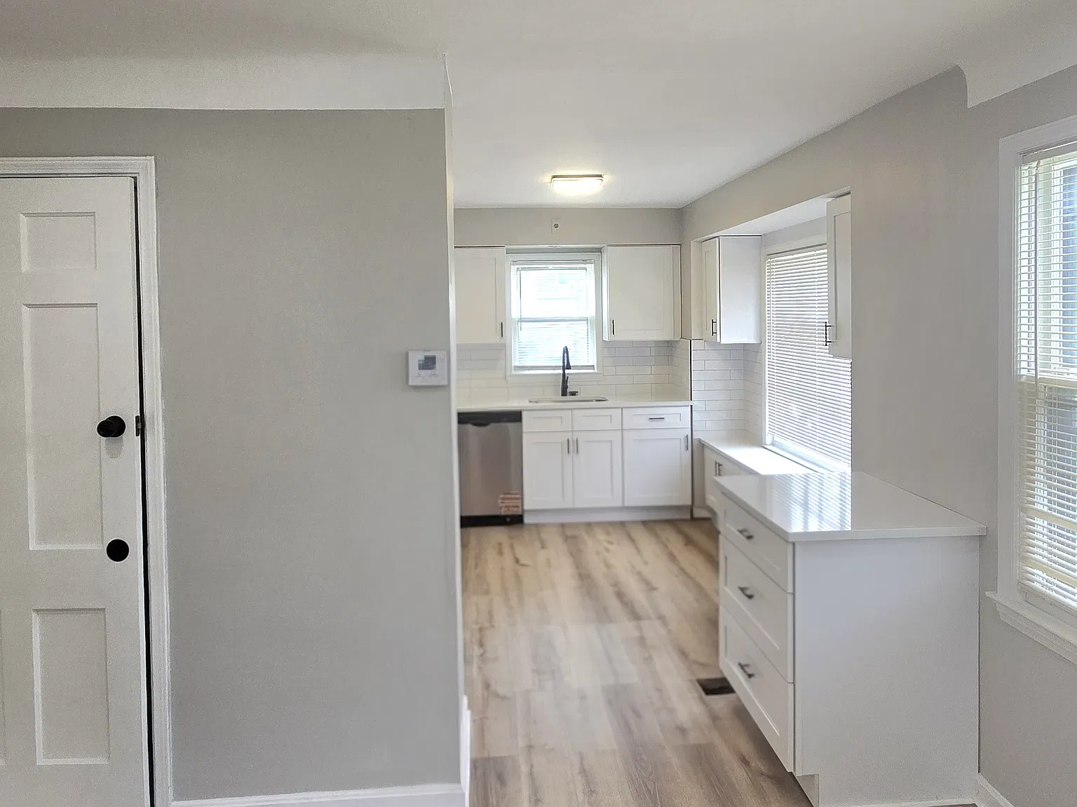 3 bed, 1044 sqft, $1,750 — Photo 4