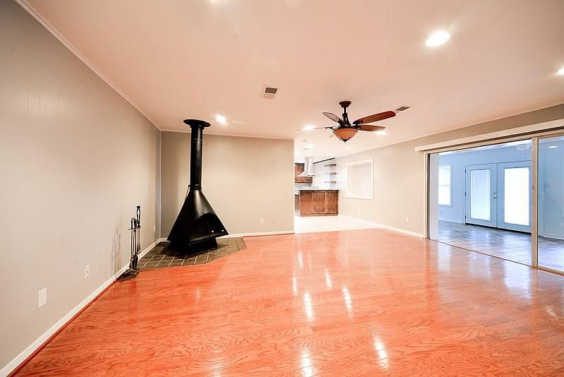 1st image of 7914 Mobud Dr