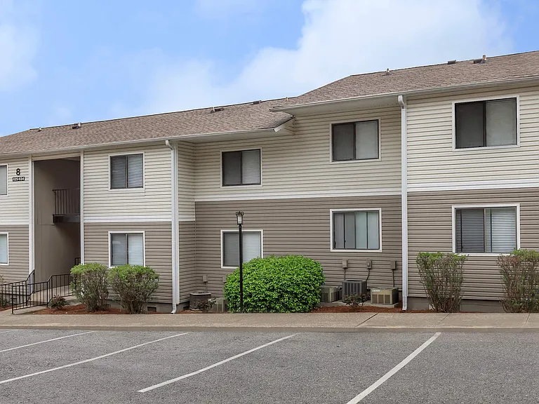 Hickory View Apartments — Photo 31