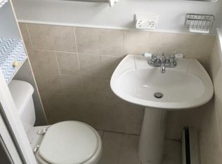 25348 147th Dr, Rosedale, NY 11422