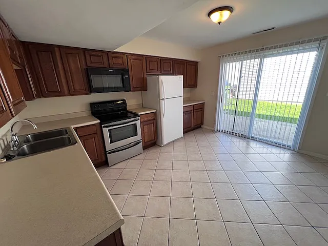 1235 Marywood Ct — Photo 8