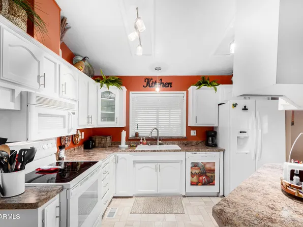 2400 E BASELINE Avenue #133, Apache Junction, AZ 85119