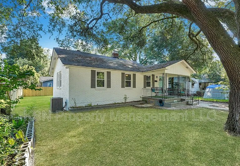 1928 Hawthorne St — Photo 4