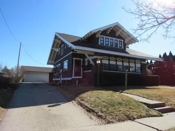 502 N Maple St, Monticello, IA 52310
