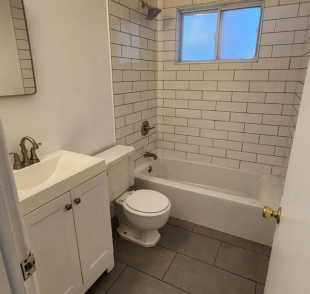 111 E Plum St — Photo 27