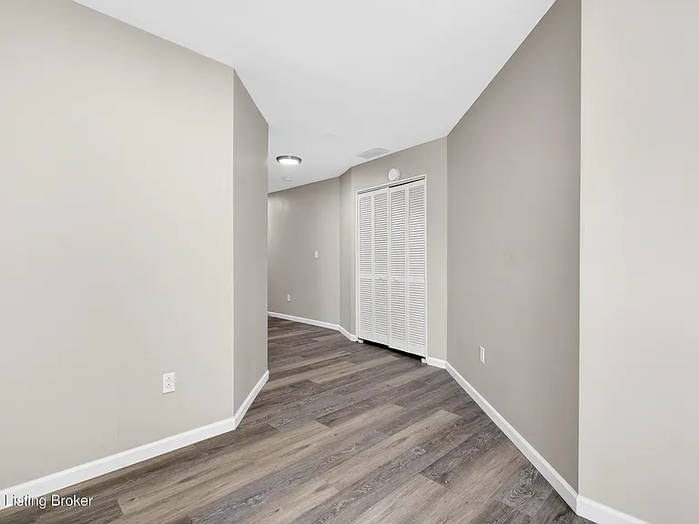 718 Camp St — Photo 28