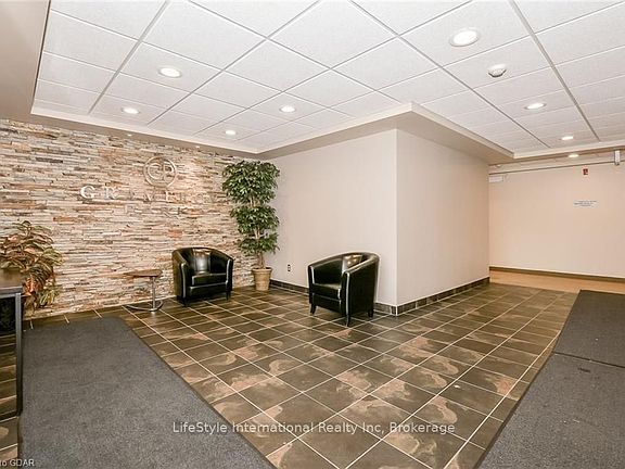 3rd image of 901 Paisley Rd #103
